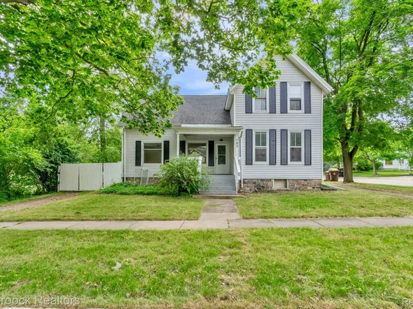 702 S Barnes St, Mason, MI 48854