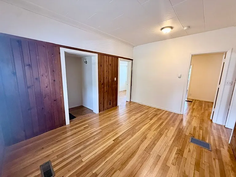 46 York St — Photo 13
