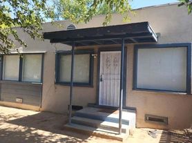 470 W Pinedale Ave
