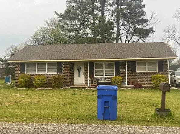 957 Gillespie St, Prattville, AL 36066