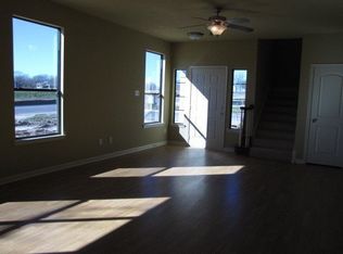 2002 Spring Leaf Ct, Bryan, TX 77807