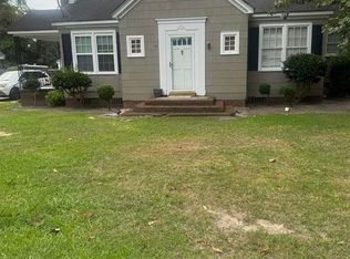 209 W Dogwood Dr, Mullins, SC 29574