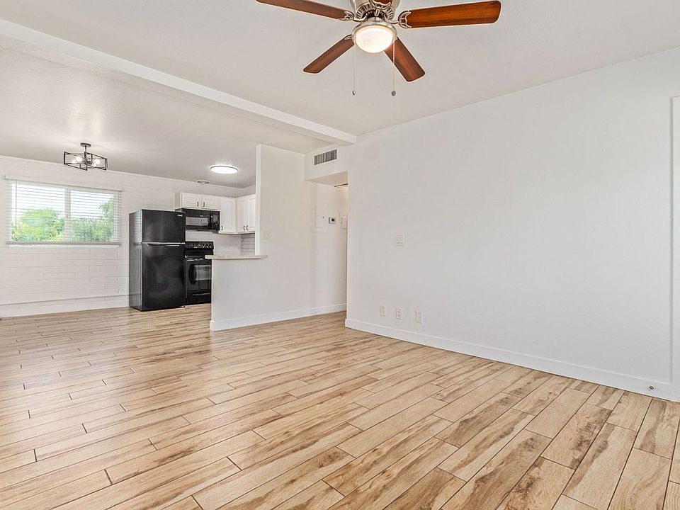 1st image of 2503 E Clarendon Ave APT 9