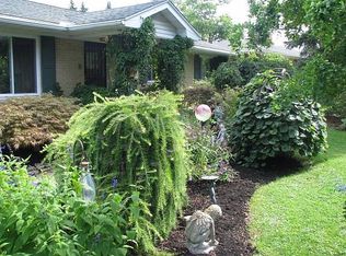 818 Sheffield Dr, Springfield, OH 45506