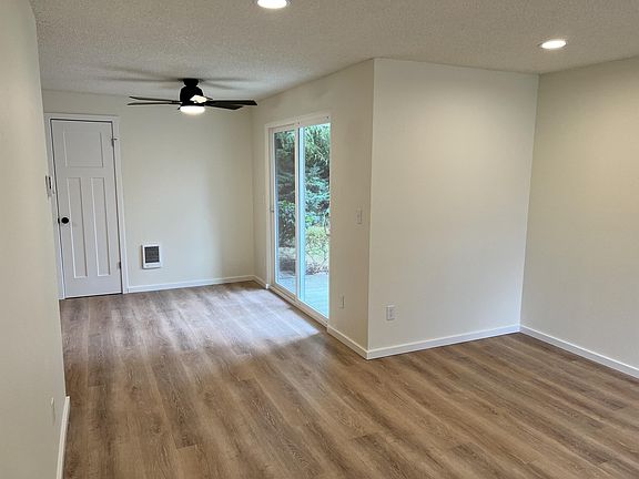 4th image of 836 Soroya Dr SW