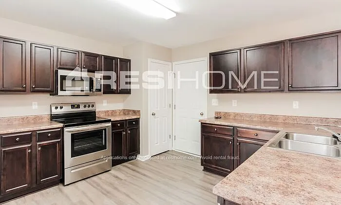 5612 Idlewild Rd — Photo 9