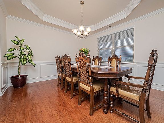 4th image of 56 Sardinia Ln