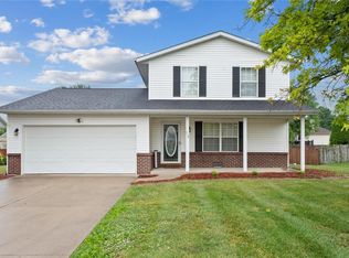 712 Saint John Dr, Belleville, IL