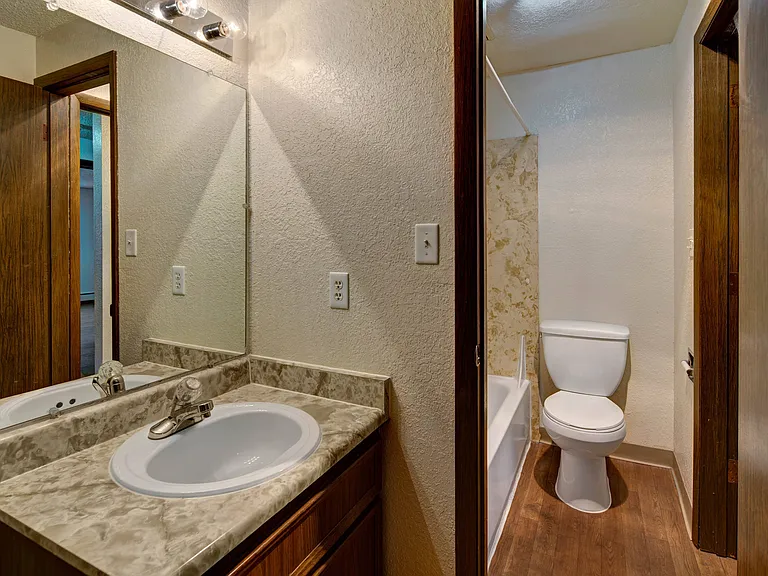 The Greenbriar — Photo 6