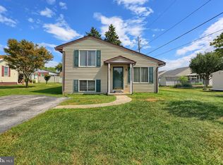 1193 Westgate Dr, Chambersburg, PA 17201