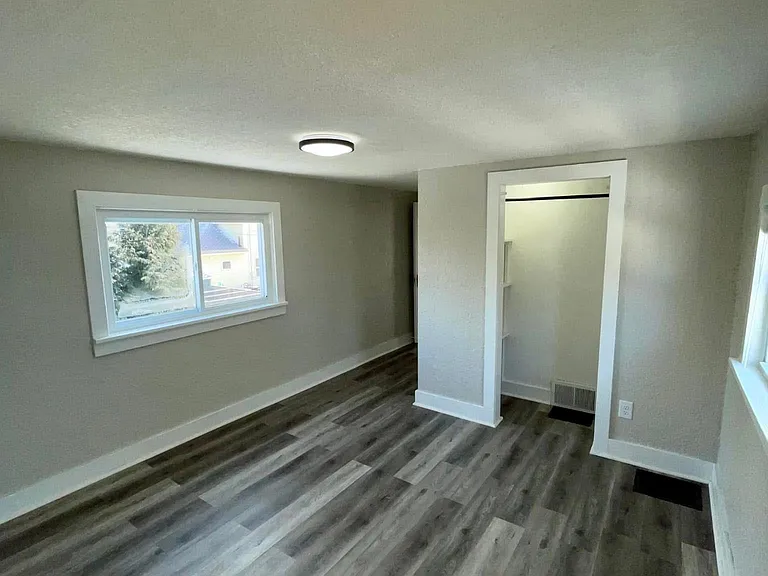 356 Winchester St — Photo 6