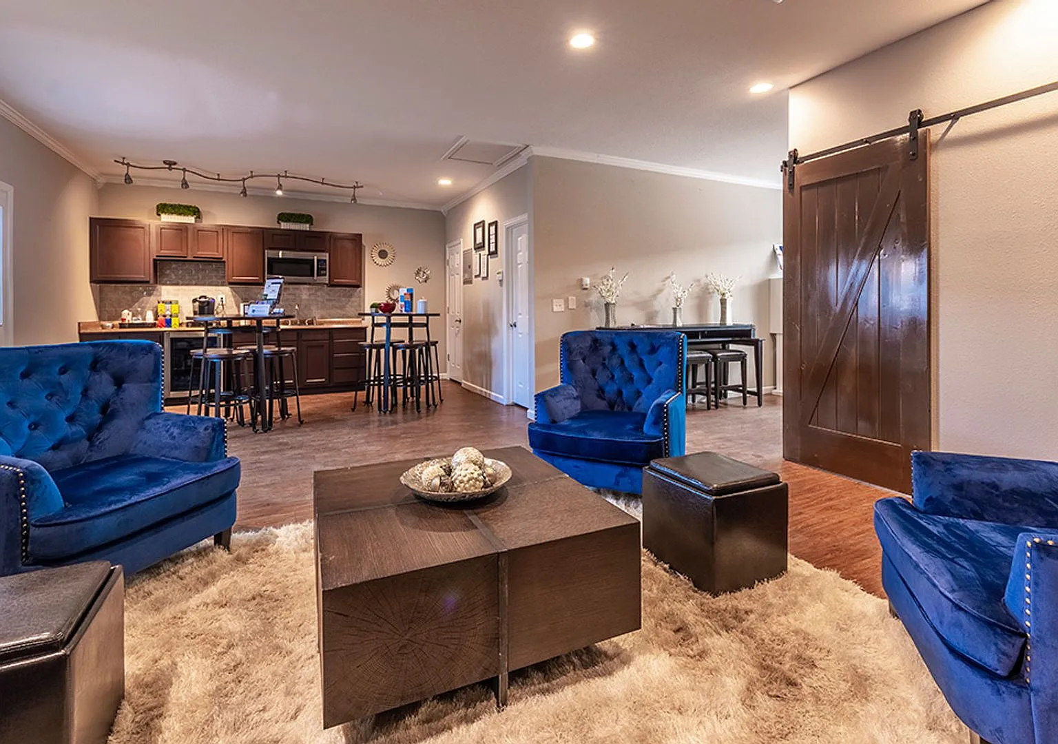 Come Home to Pikes Place on San Miguel — Photo 1