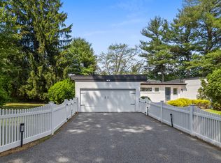 11 Patterson Rd, Lexington, MA 02421