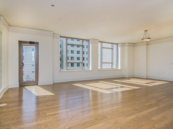 2nd image of 275 Bayshore Blvd Unit 405