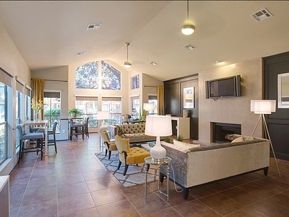 Clubhouse-2