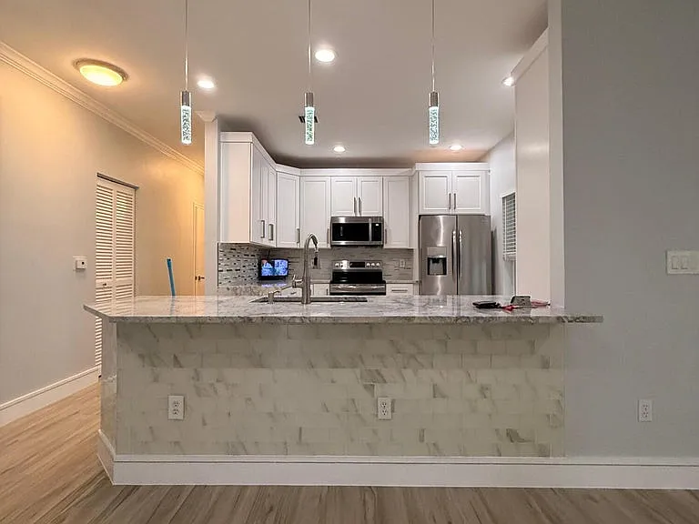 1310 SW 48th Ter — Photo 21