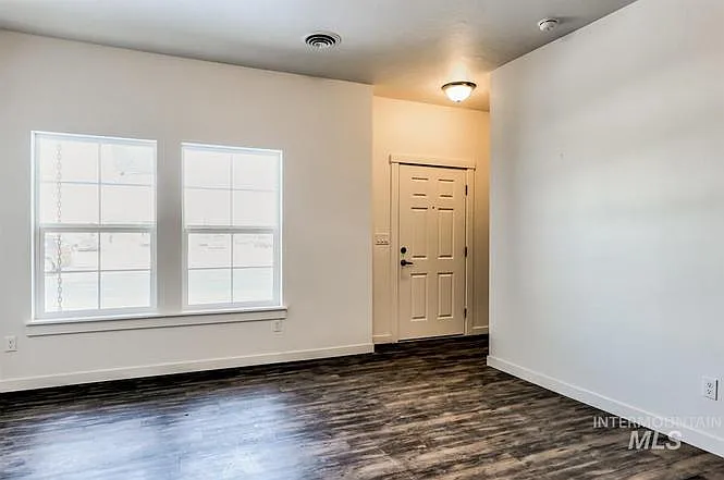 2 bed, 2.5 bath, 1128 sqft, $1,750 — Photo 2