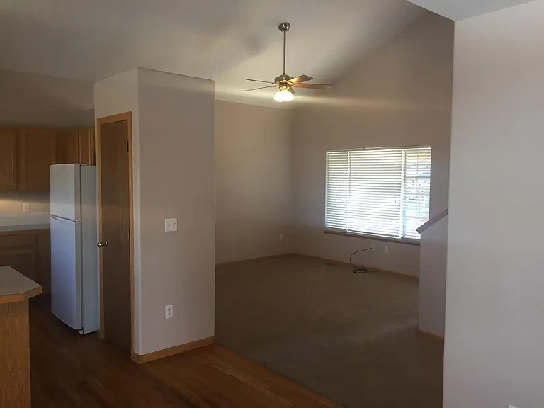 532 Dunraven Dr — Photo 6