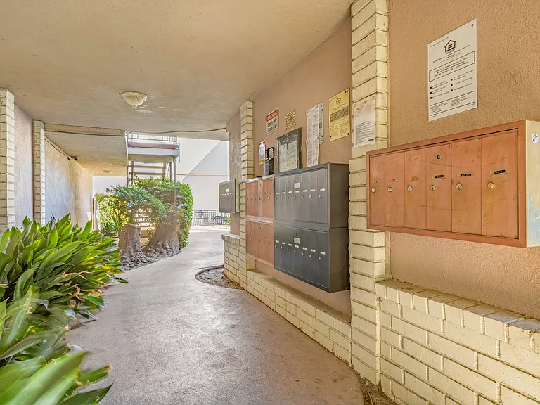 19035 Sherman Way — Photo 18