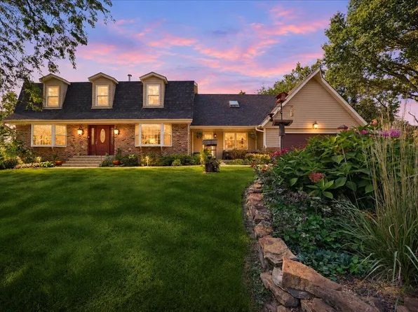 628 Hazelwood Path, Valparaiso, IN 46385