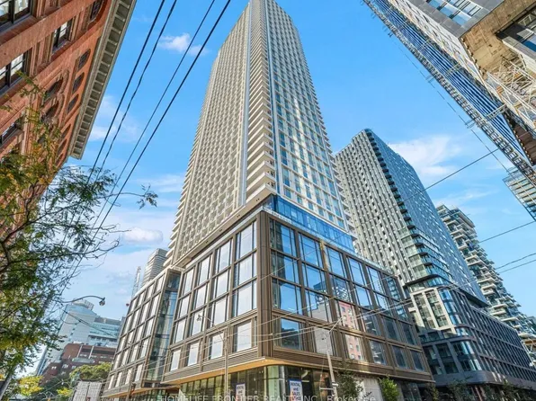 88 Queen St E, Toronto, ON