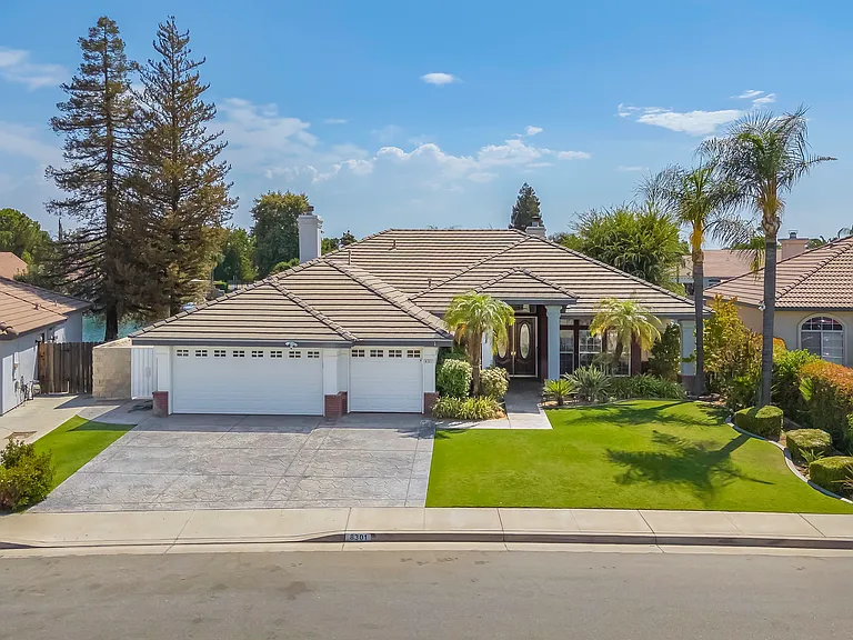 8301 Waterfield Dr — Photo 3