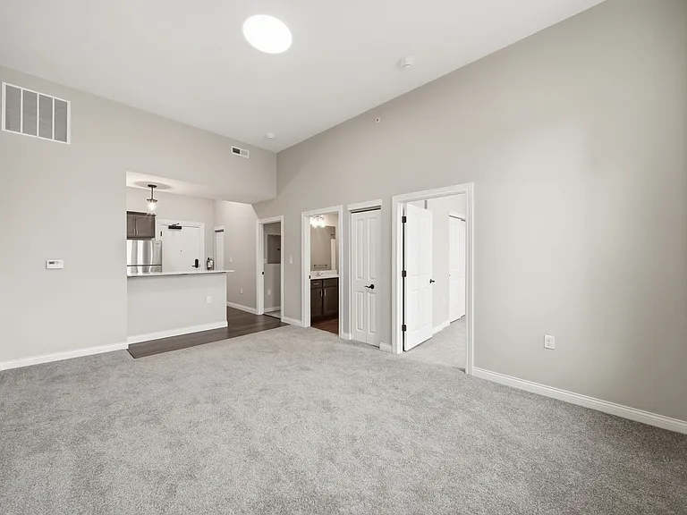 115 S Main St — Photo 58