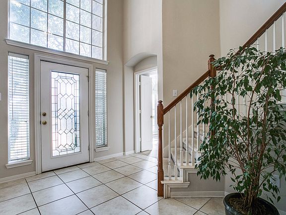 5th image of 7614 Glenoaks Dr