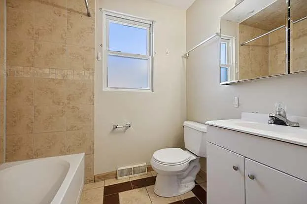 3228 Washington St — Photo 89