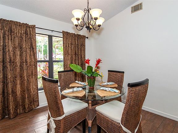 5th image of 247 SOUTHAMPTON LANE #272