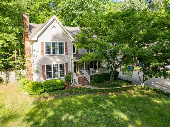 1130 Crystalwood Cir, Chesapeake, VA 23320