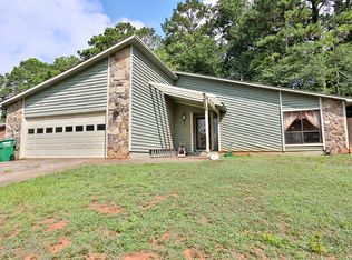 812 Steeple Chase Dr, Lawrenceville, GA 30044