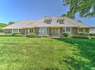 9706 Ascot Dr, Omaha, NE 68114