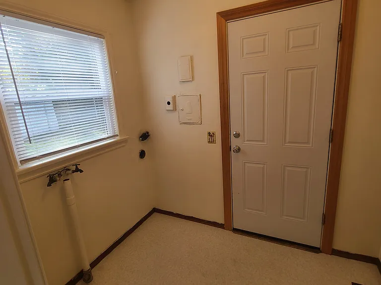 2505 Veldee Ave — Photo 9
