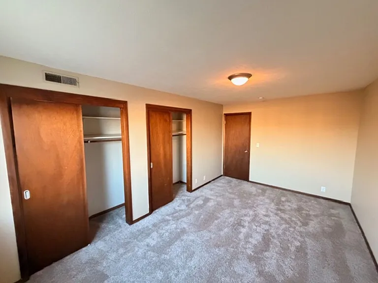 Superior Place Apartments — Photo 22
