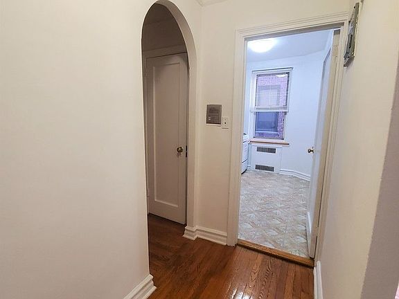 3rd image of 42-15 43rd Ave #D11