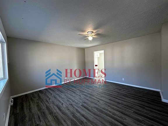 3rd image of 1505 Lilac Ln