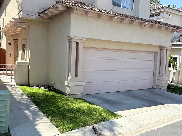 1047 Laguna Seca Loop — Photo 2