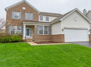 209 Woodland Park Cir, Gilberts, IL 60136