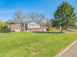 7301 Dunsten Dr, Knoxville, TN 37931