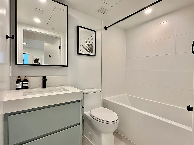 2488 Granville St — Photo 31