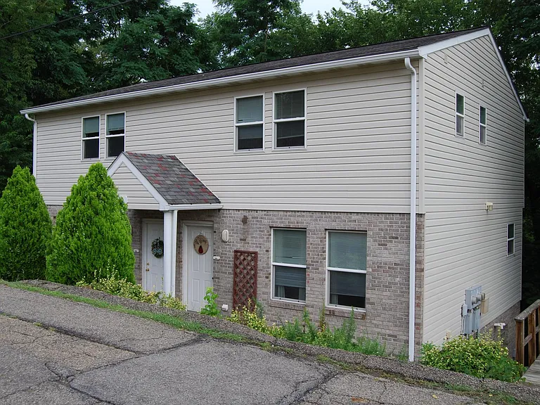9 Cedar Ave #A — Photo 1