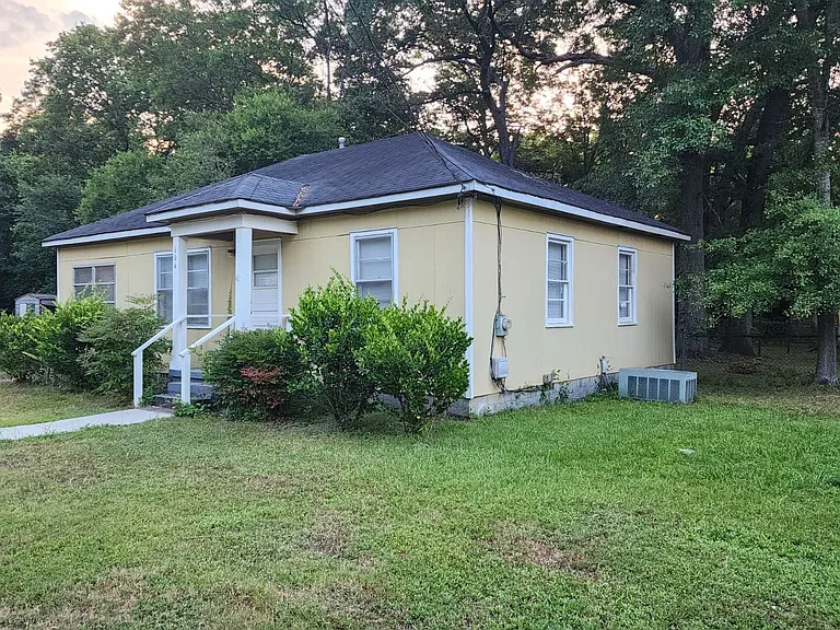 604 Morris Rd — Photo 1