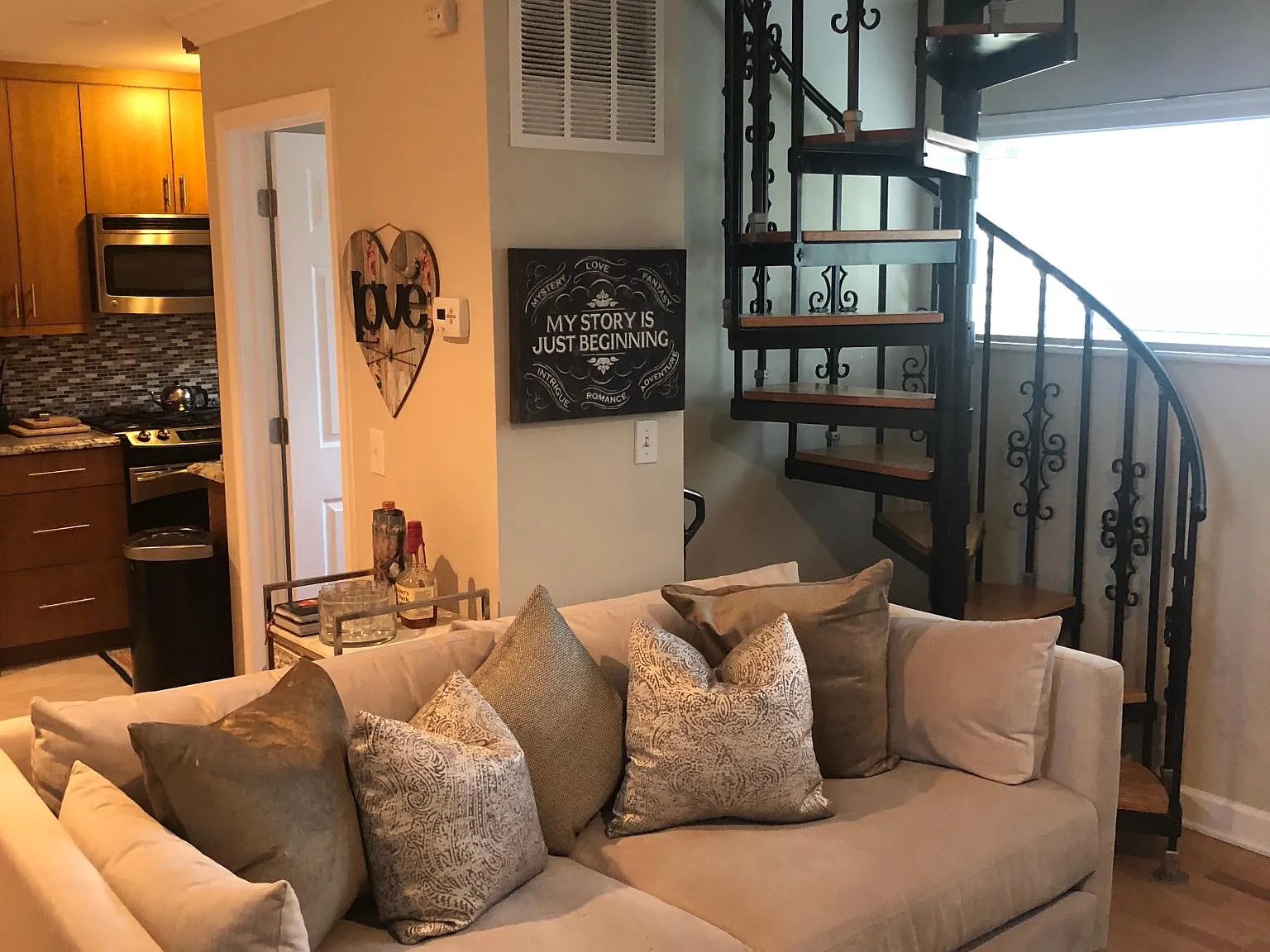 1 bed, 1.5 bath, $1,800 — Photo 1