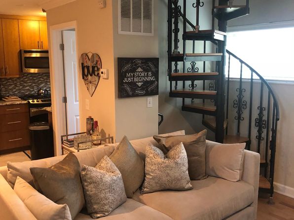 6724 N Kimball Ave #D