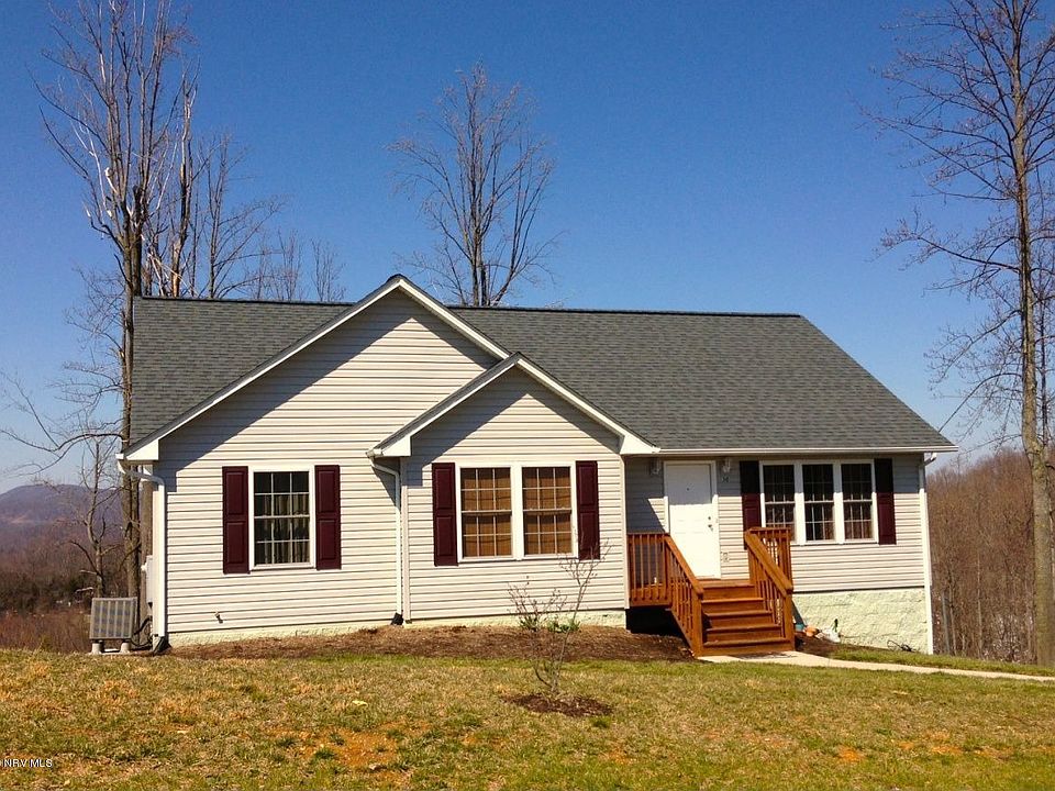 1st image of 30 Woodridge Dr