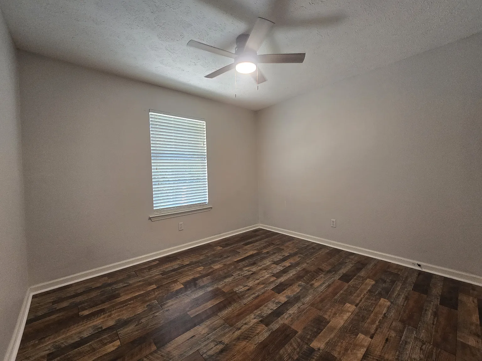 2112 Spring Hill Circle - 1 — Photo 2