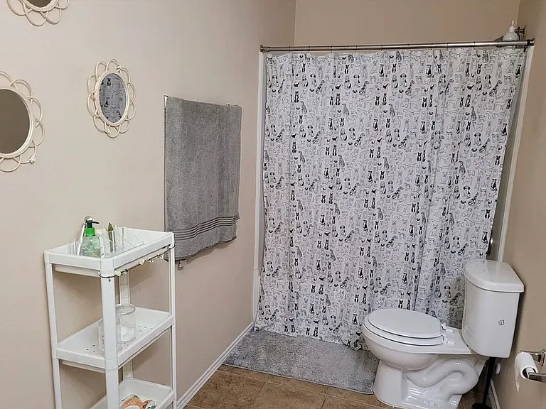 9213 Devonshire Ct — Photo 10