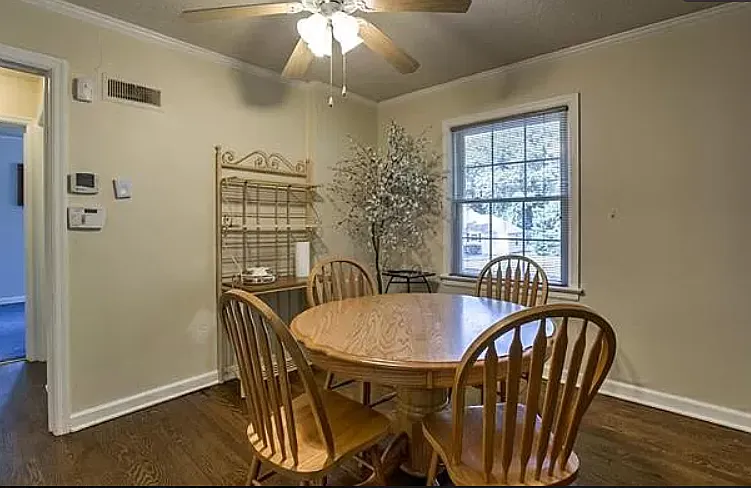8827 Maiden Ln — Photo 6