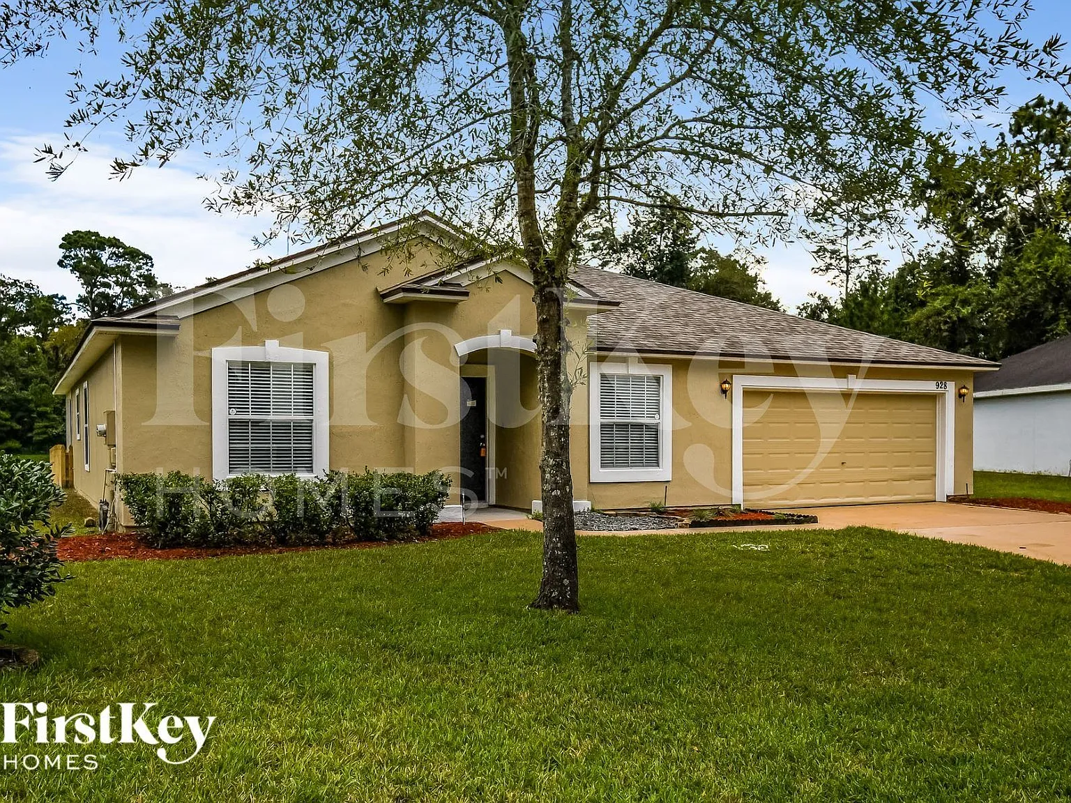 3 bed, 2.0 bath, 1780 sqft, $2,200 — Photo 2